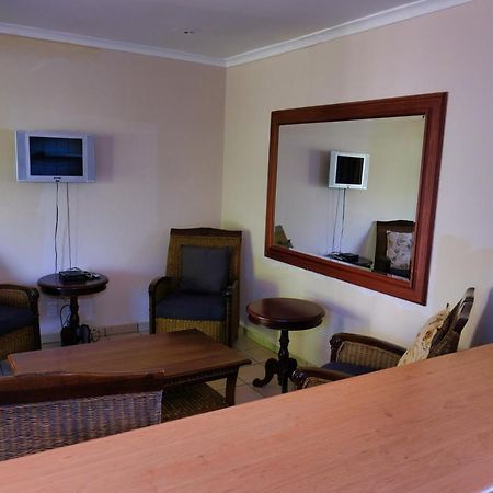 Inqevu Vila Winterton Exterior foto